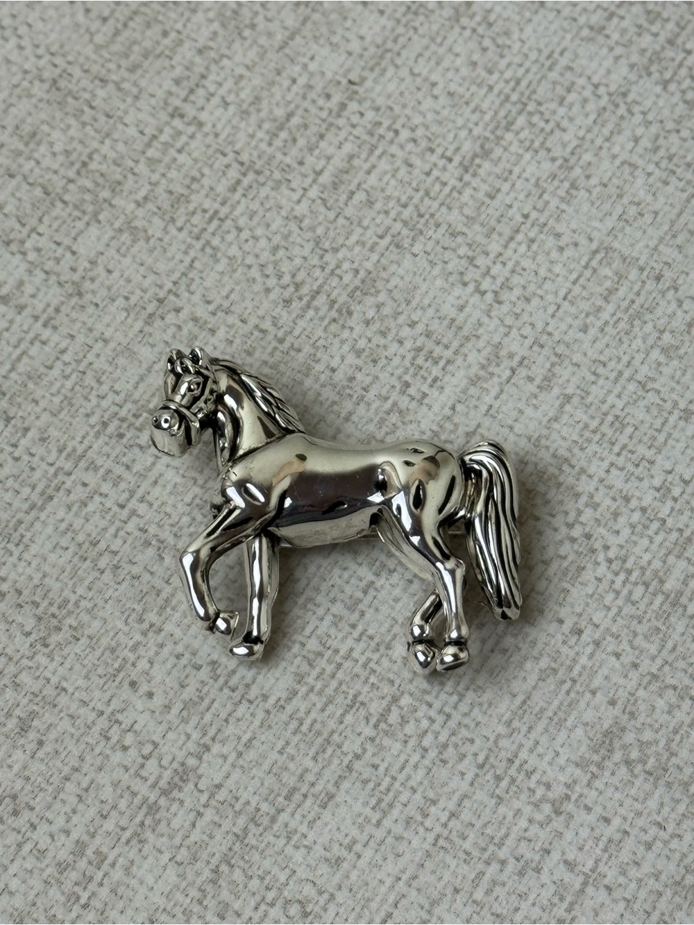 Silvertone Best Horse Brooch Pendant